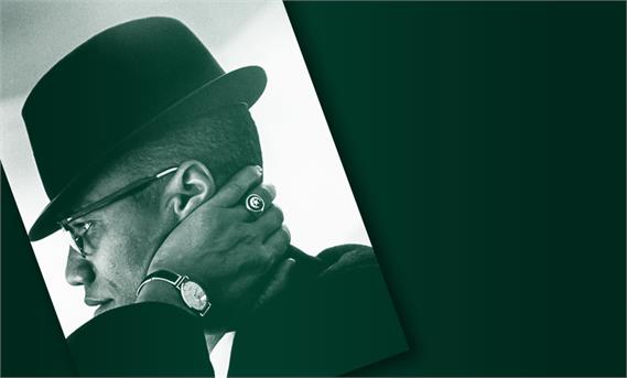 مالکوم ایکس در بازدید از مسلمانان سیاه پوست 
Malcolm X during his visit to black Muslims